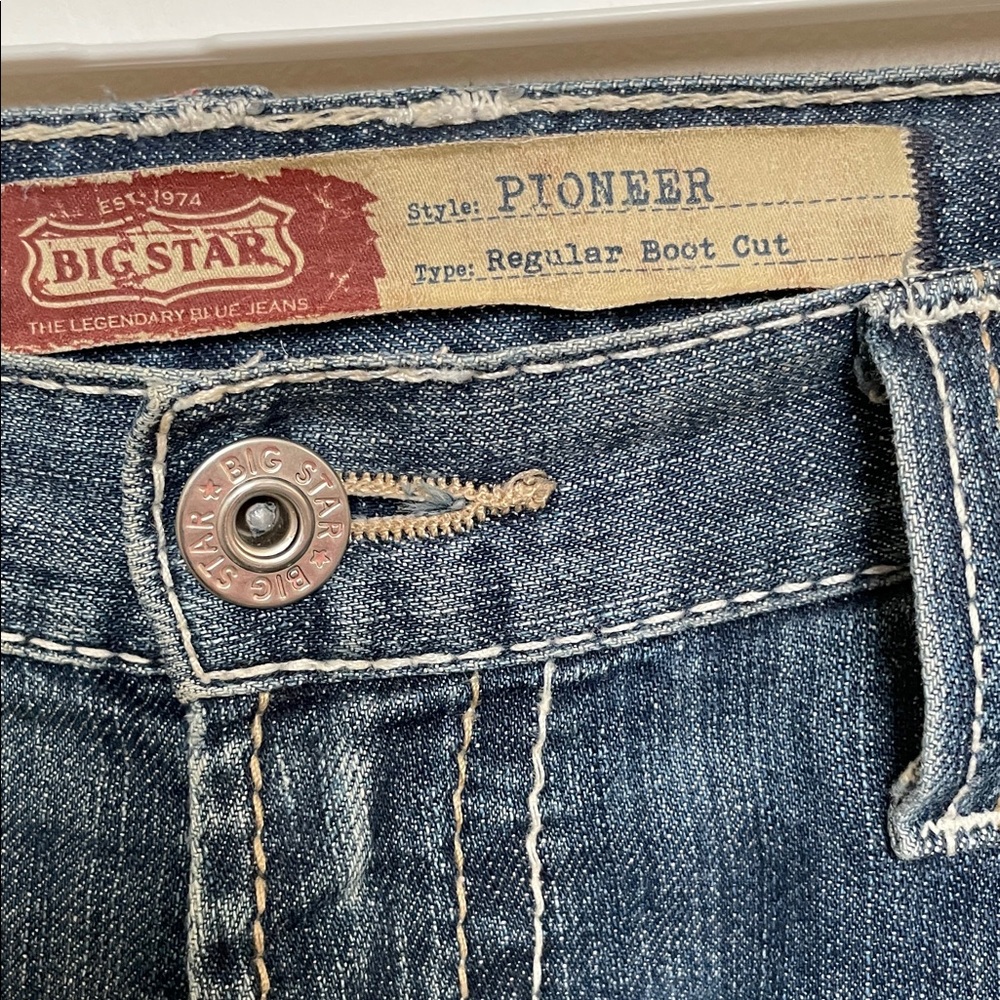 Big Star Men's Regular Boot Cut Distressed Denim Jeans - Picture 3 of 10